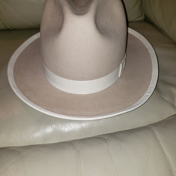 Gorgeous custom made felt hat. Never worn. - Picture 2 of 4